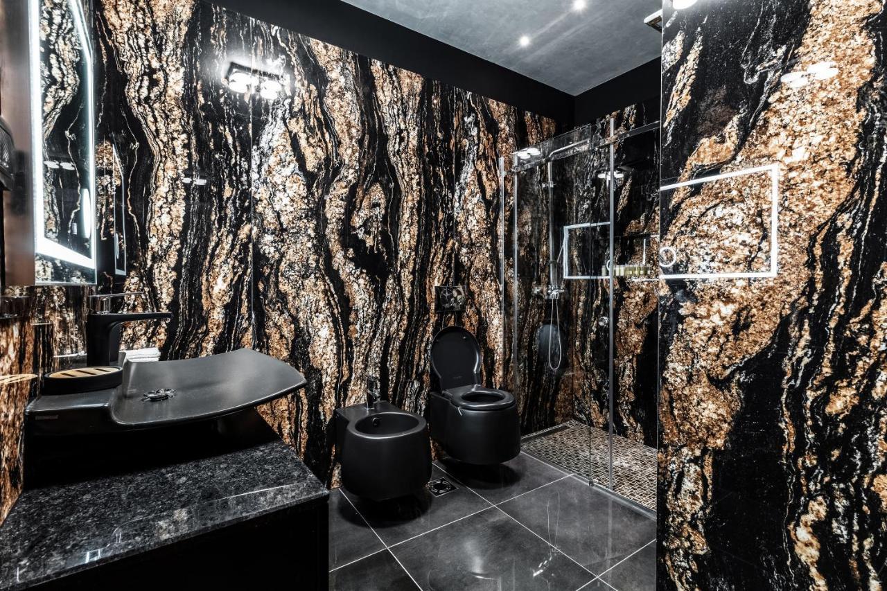 Victoria Apartment *
